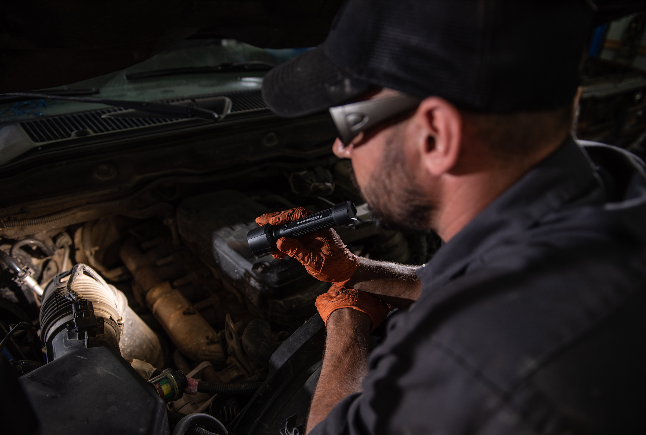 Why should we choose rechargeable torches?