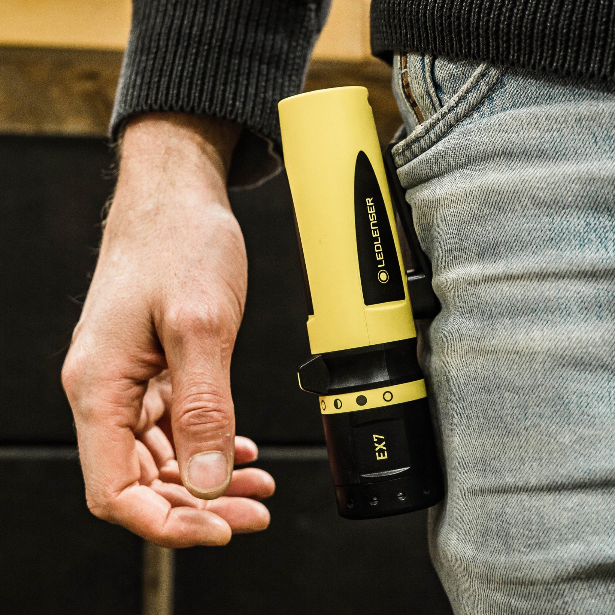 EX7 Torch | 200 Lumens | 120m Range | 45h Battery | Safe for Ex