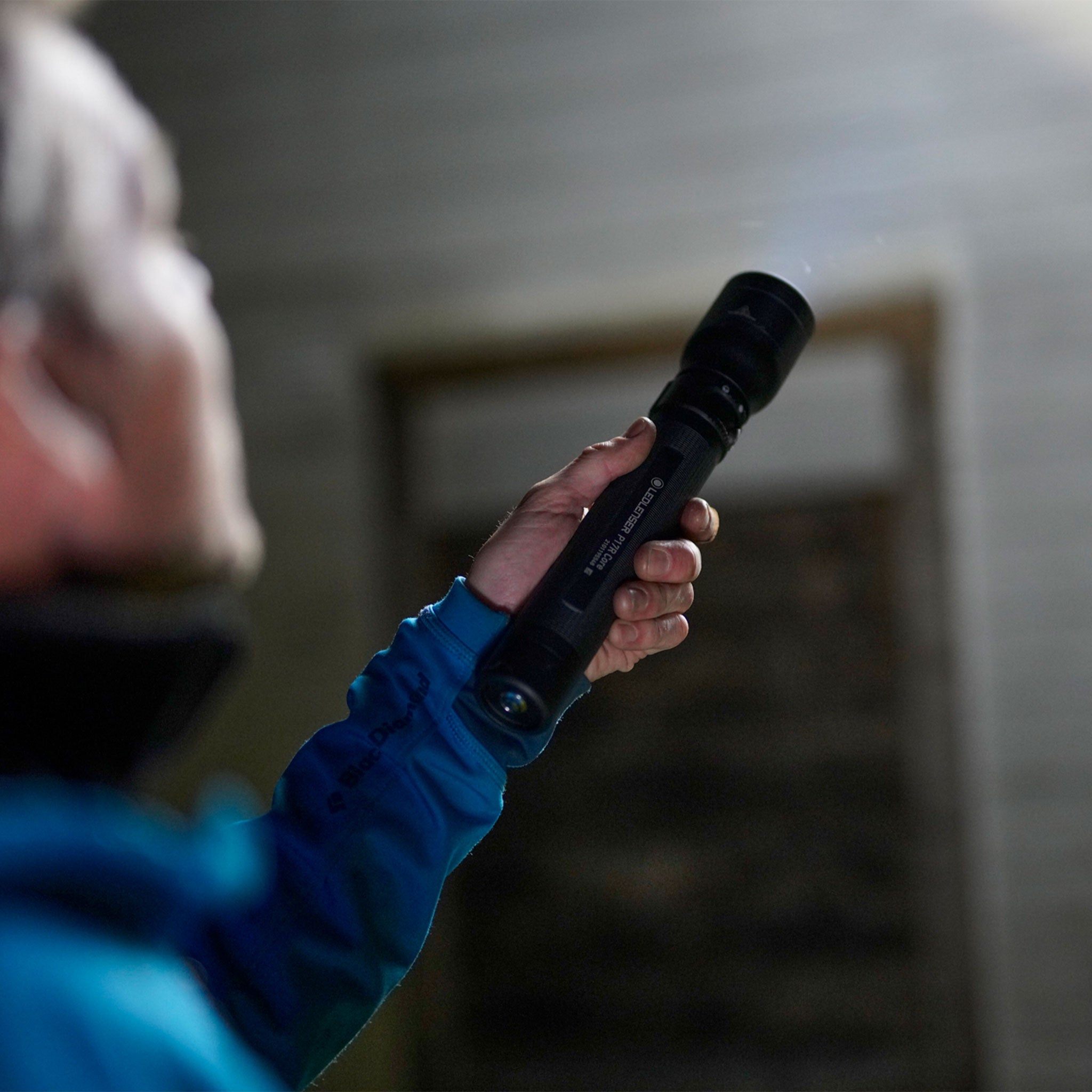 P17R Core Torch | 1200 Lumens | 560m Range | 200h Runtime
