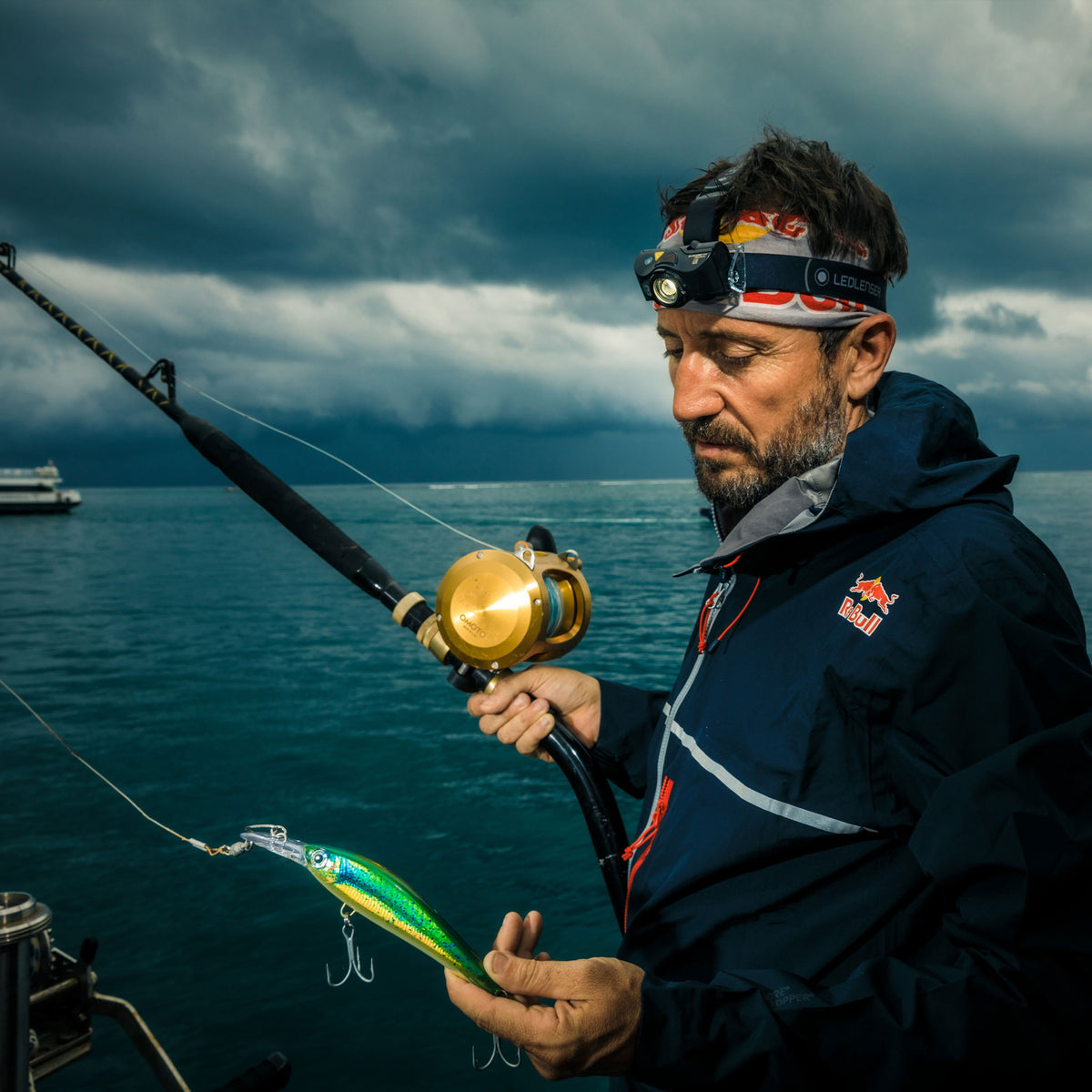 MH8 Headlamp | 600 Lumens | 200m Range | Rechargeable | 60 Hour ...