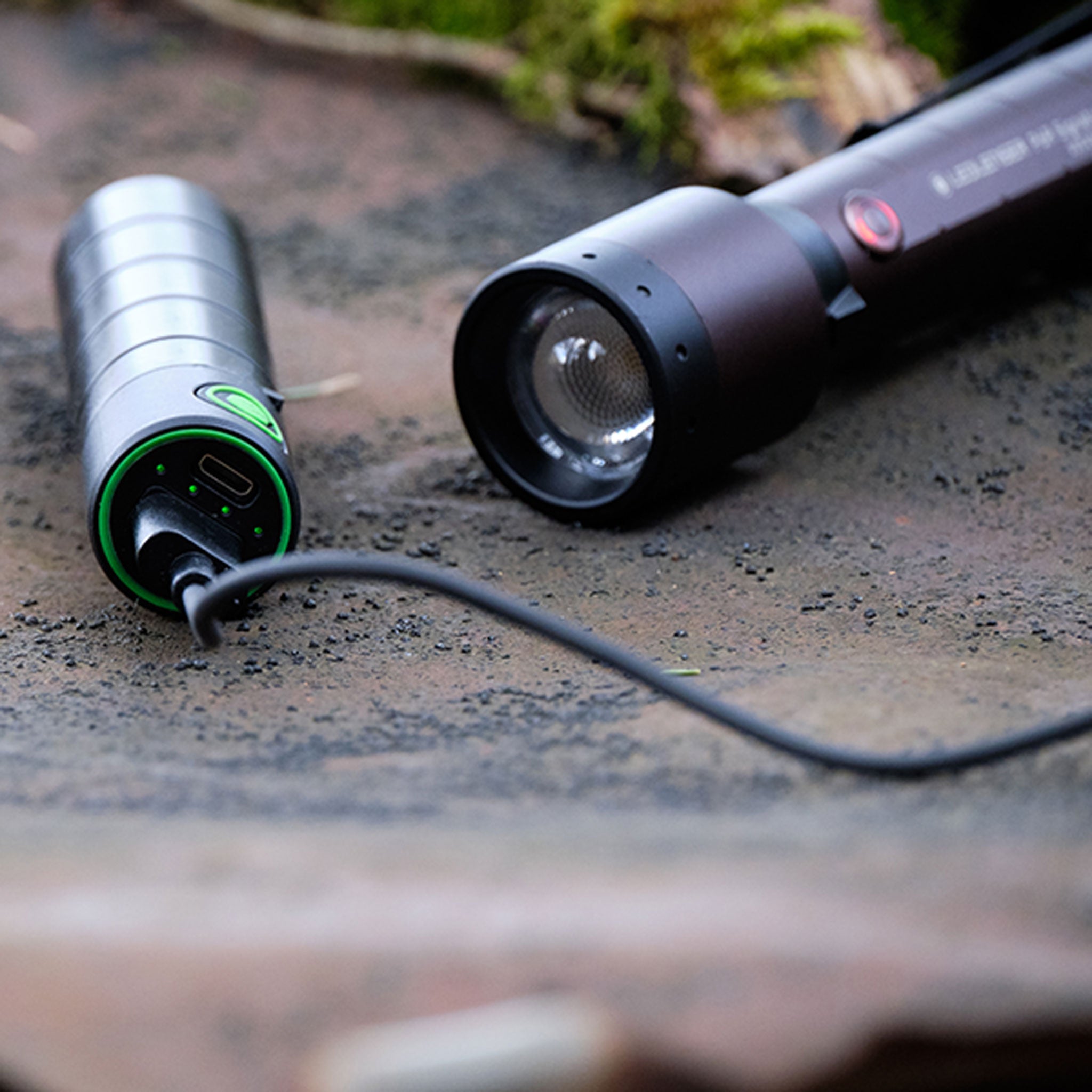 P6R Signature Torch | 1400 Lumens | 240m Range | 60h Runtime