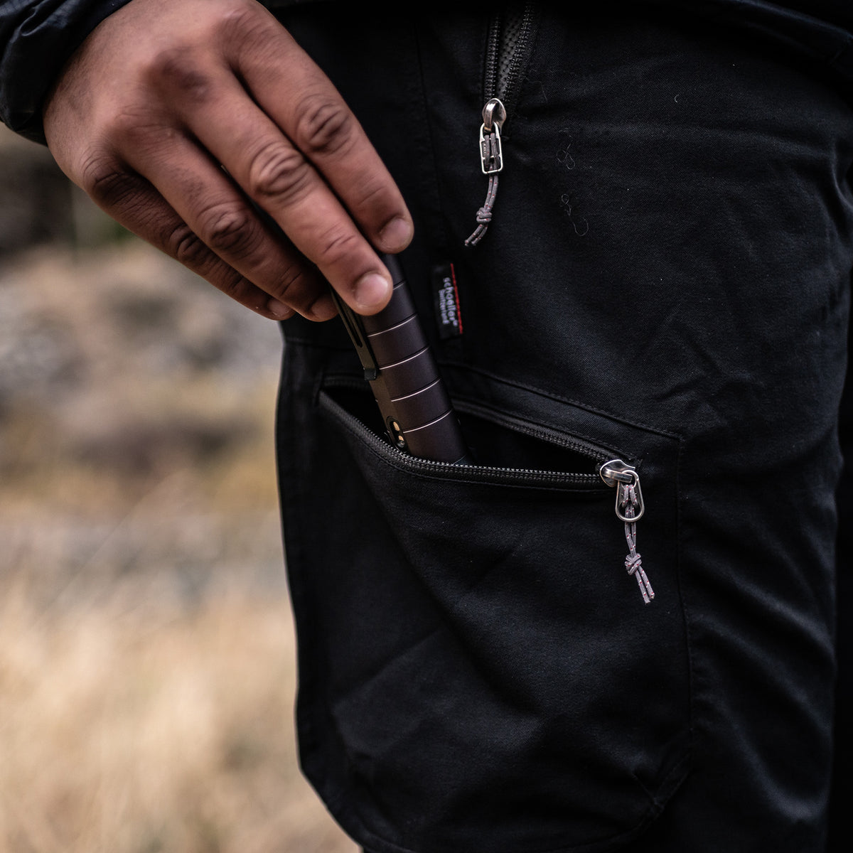 P7R Signature Torch | 2000 Lumens | 330m Range | 90h Runtime ...